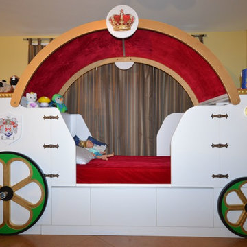 Triple Crown Bed