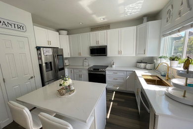 Inspiration for a modern kitchen remodel in Denver
