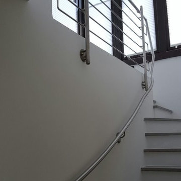 Treppe und Büro mit Microcement
