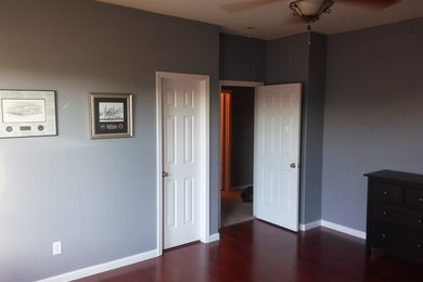 Minimalist living room photo in Other