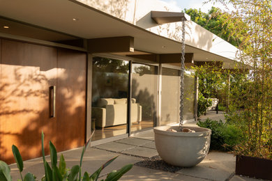 1950s one-story house exterior idea in San Diego