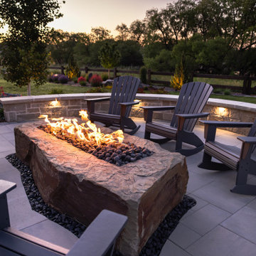 Natural Elements Provide Outdoor Oasis at Contemporary Home