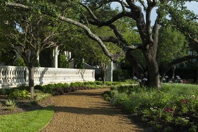 Inspiration for a landscaping in Dallas.