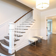 Wainscoating Foyer