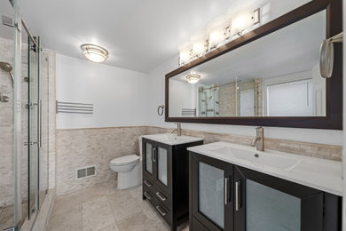 Bathroom - bathroom idea in New York