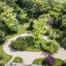 Garden, Front