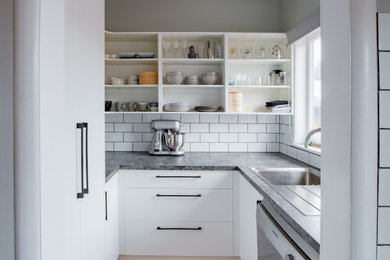 Example of a kitchen design in Oklahoma City