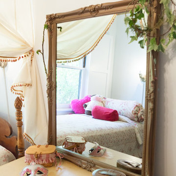 Young girl's bedroom