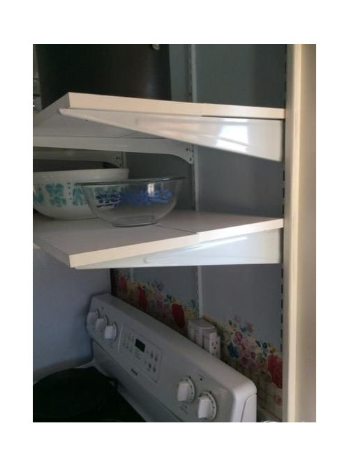 Melamine shelf on closetmaid adjustable bracket/system