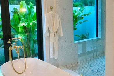 Example of a classic bathroom design in Miami
