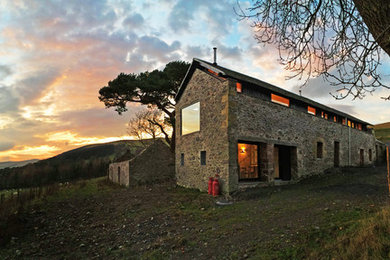 Farmhouse house exterior in London.