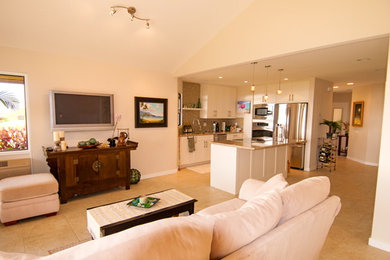 Family room - traditional family room idea in Hawaii
