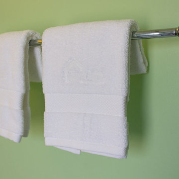 Farmhouse Pingree Grove Bath