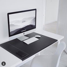 minimal desk