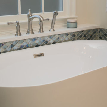 A serene spa masterbathroom