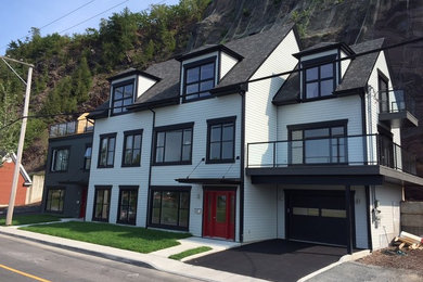 Minimalist exterior home photo in Montreal