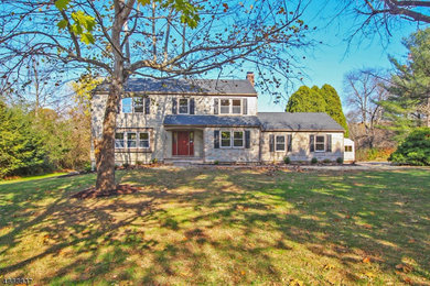 Newly renovated 4 bed 2.5 bath Colonial