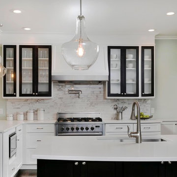Transitional kitchen with two-toned cabinets