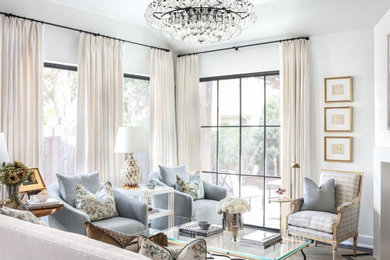 Example of a classic living room design in Houston