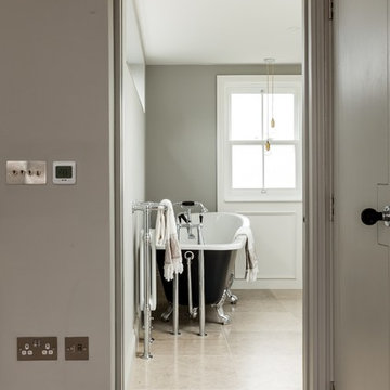 En suite roll top bath