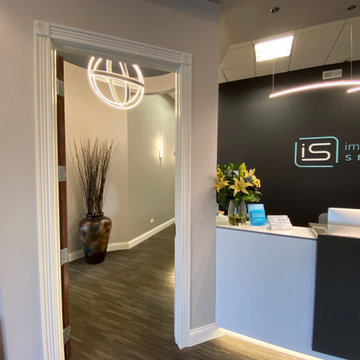 Modern highgloss reception desk