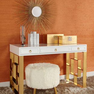 Inspiration for a modern home office and library in Los Angeles.