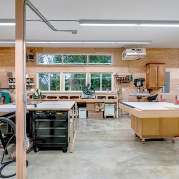 Bellevue Garage & Woodworking Workshop