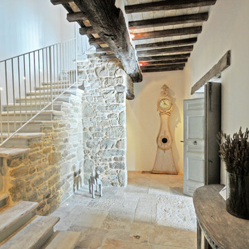 Villa di pietra nelle colline umbre