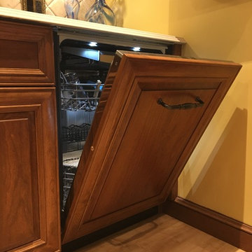 Traditional Cleveland Area Horseshoe Kitchen