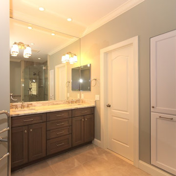 A Mirror that Does Double Duty