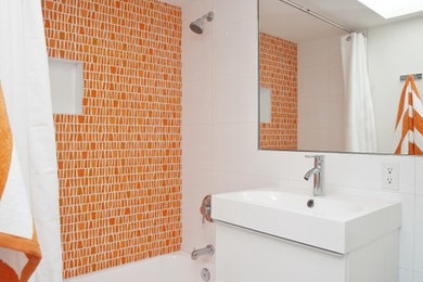 Inspiration for a mid-century modern bathroom remodel in Los Angeles