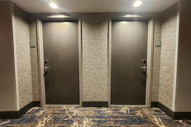 Entryway - modern entryway idea in Tampa