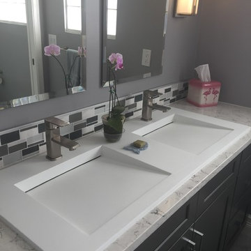 Ricci guest bathroom