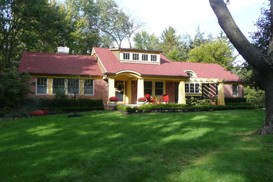Example of a classic exterior home design in Detroit