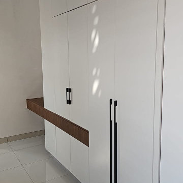 White Floor-to-Ceiling Wardrobe with Integrated Dressing Table Recess