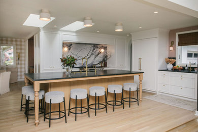 Example of a kitchen design in Portland