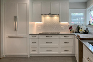 Inspiration for a mid-sized timeless kitchen remodel in Vancouver