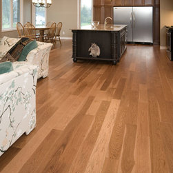 Open Concept Lake House - Hardwood Flooring