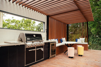 Contemporary deck in Brisbane.