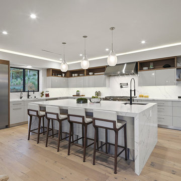 Luxurious Brentwood Home