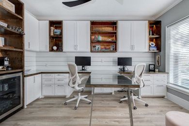 A functional and sleek home office
