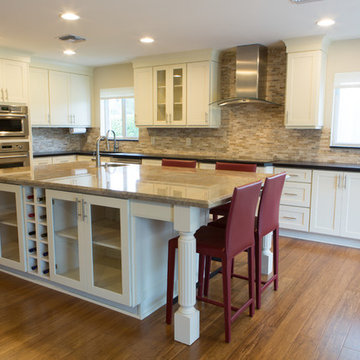 Stunning Center Island Kitchen