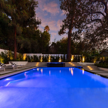 Tampa Ave, Tarzana