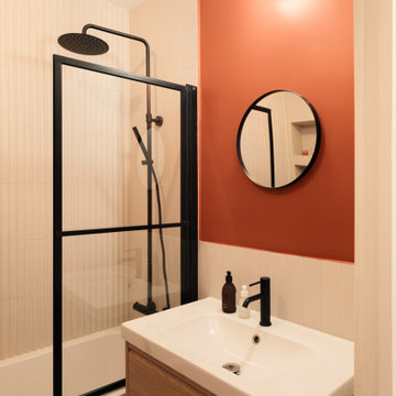 Rénovation colorée d’un appartement années 50