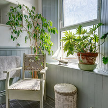 Downstairs loo