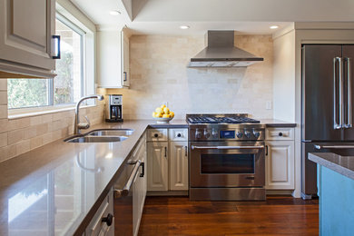 Example of a transitional kitchen design in Phoenix