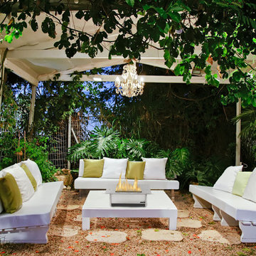 Modern Outdoor Fireplaces