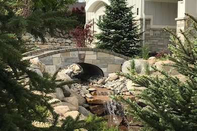 Inspiration for a large transitional front yard garden in Salt Lake City.