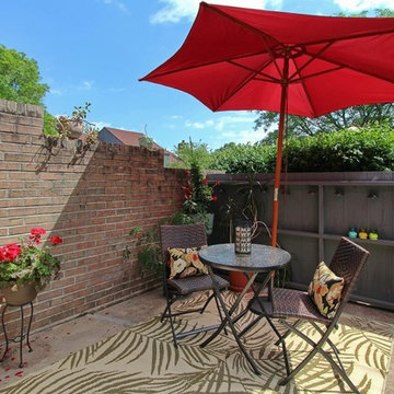 Townhouse occupied staging
