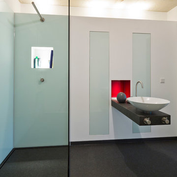 Walk in Design Dusche plus Waschbrunnen